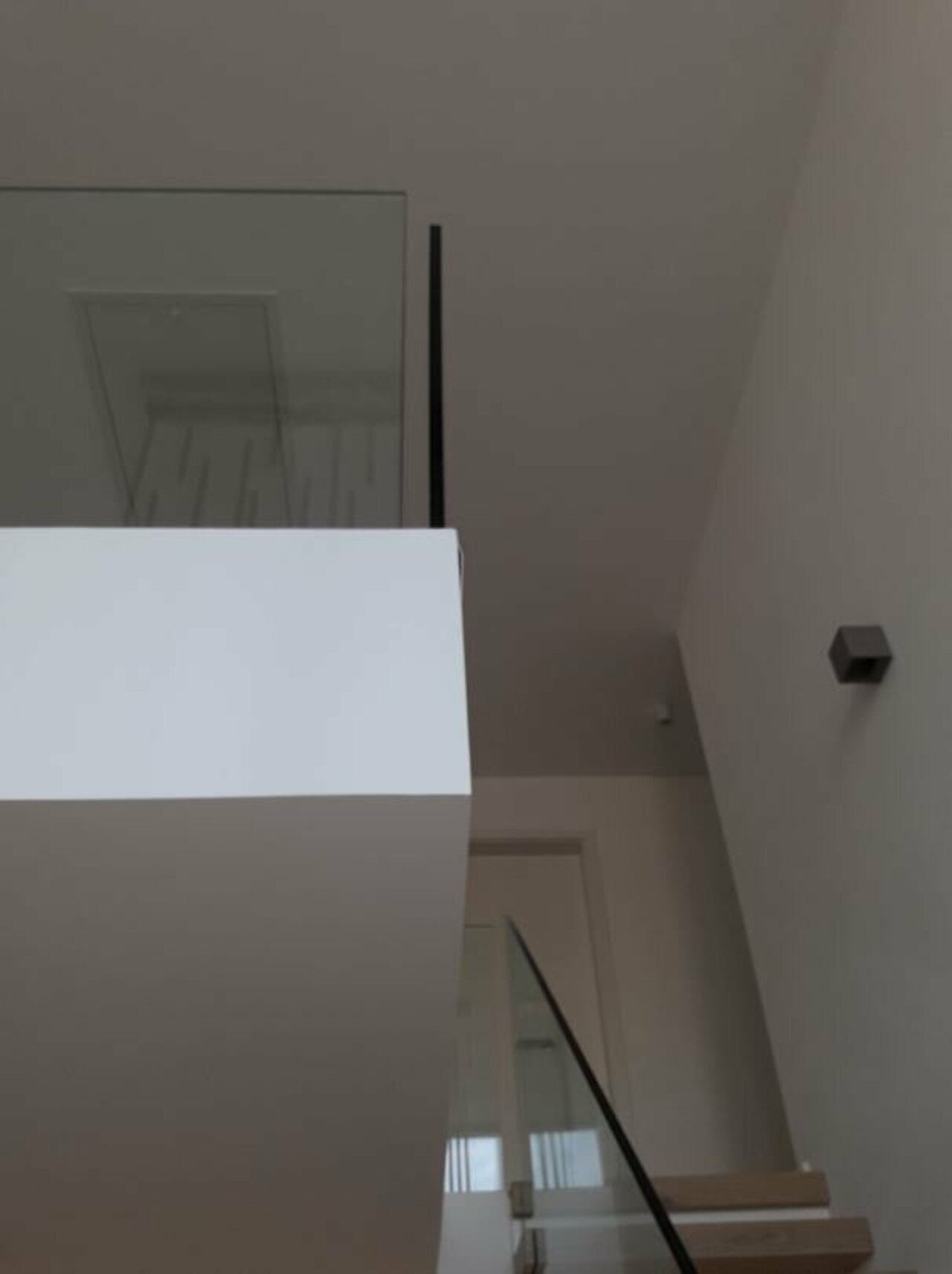 Kragstufentreppe - puristisch und modern  Image 5