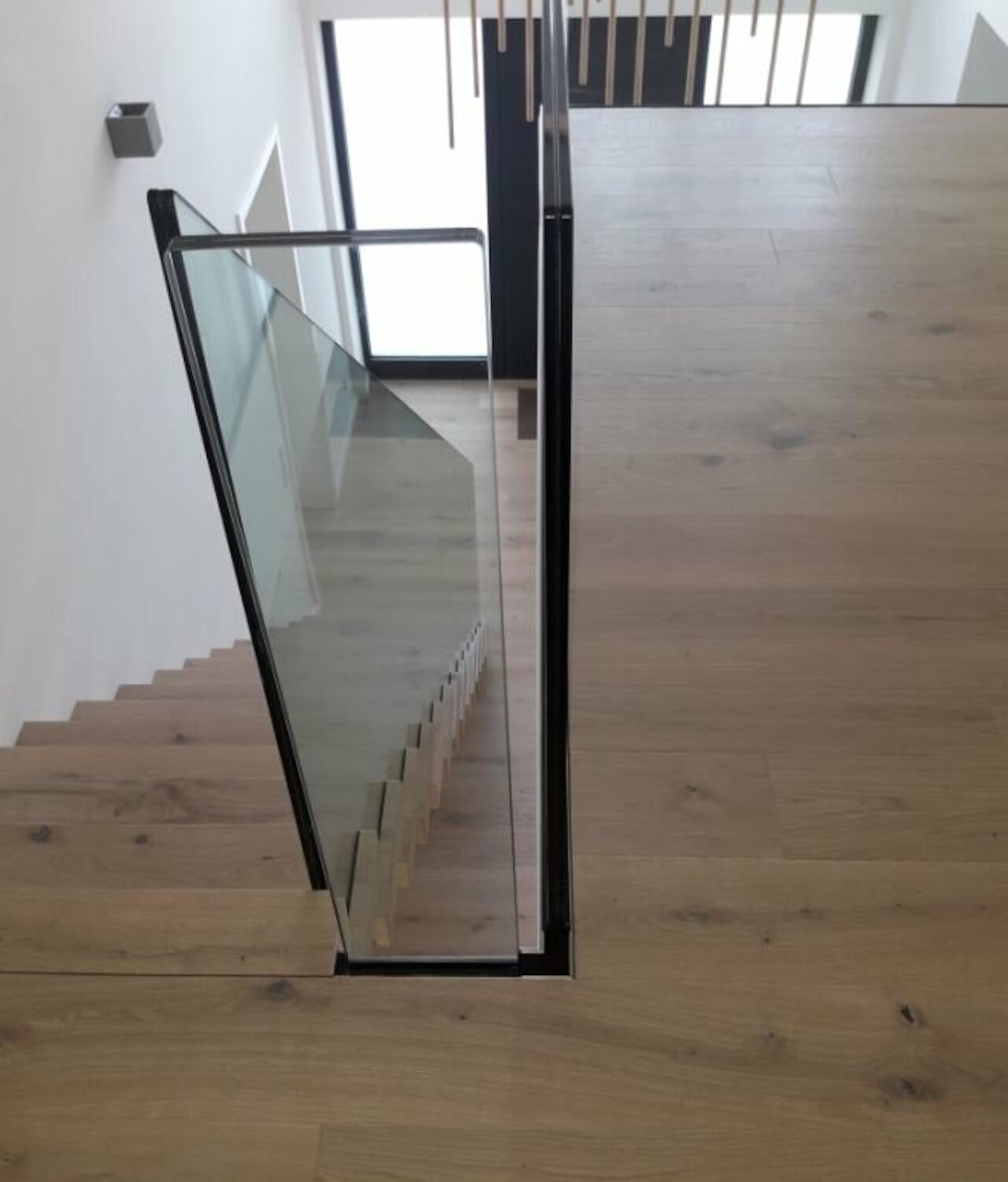 Kragstufentreppe - puristisch und modern  Image 6