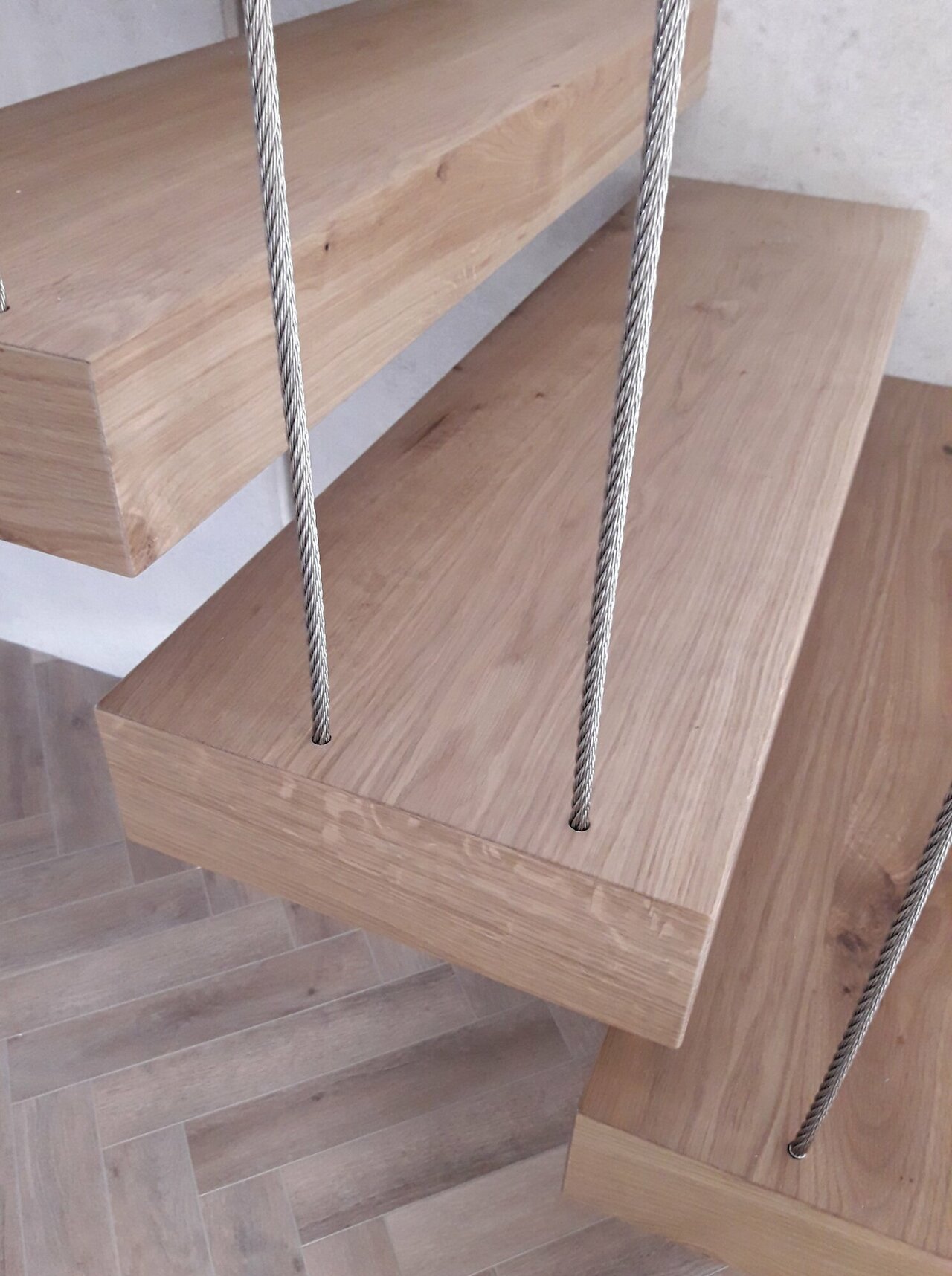 Schlichte Eleganz - Kragstufentreppe Image 4