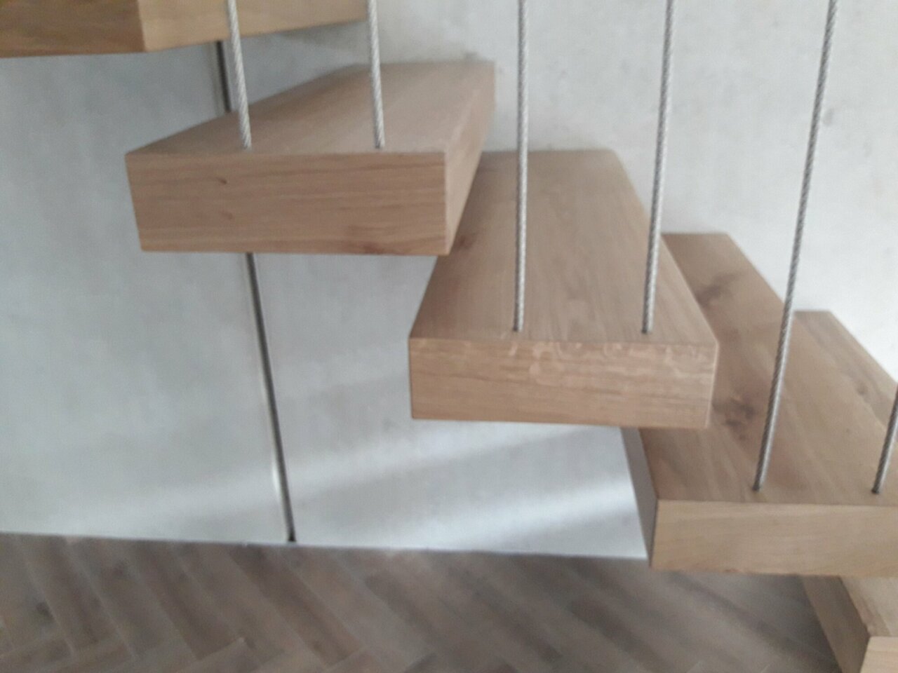 Schlichte Eleganz - Kragstufentreppe Image 5