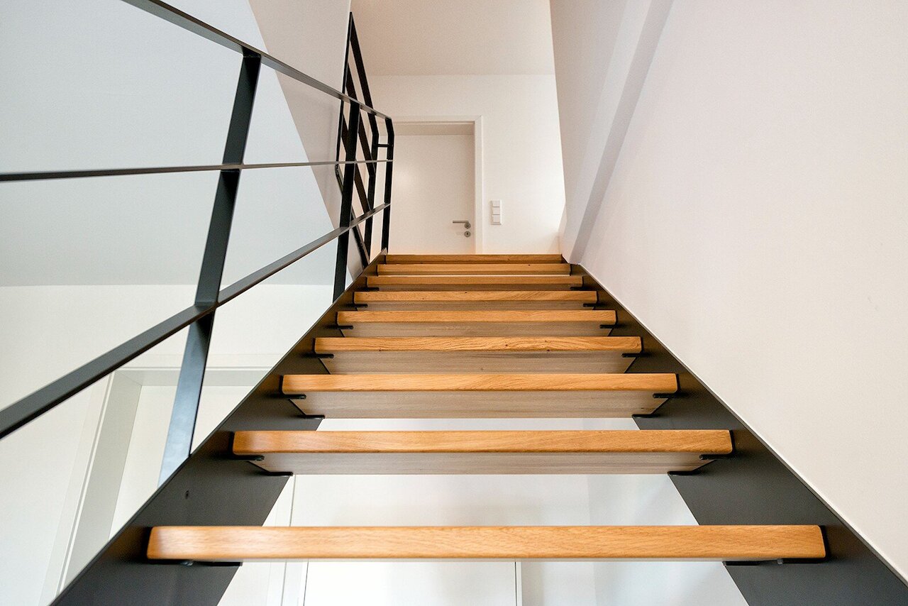 Moderne Treppenkonstruktion - Stahlwangentreppen Image 4