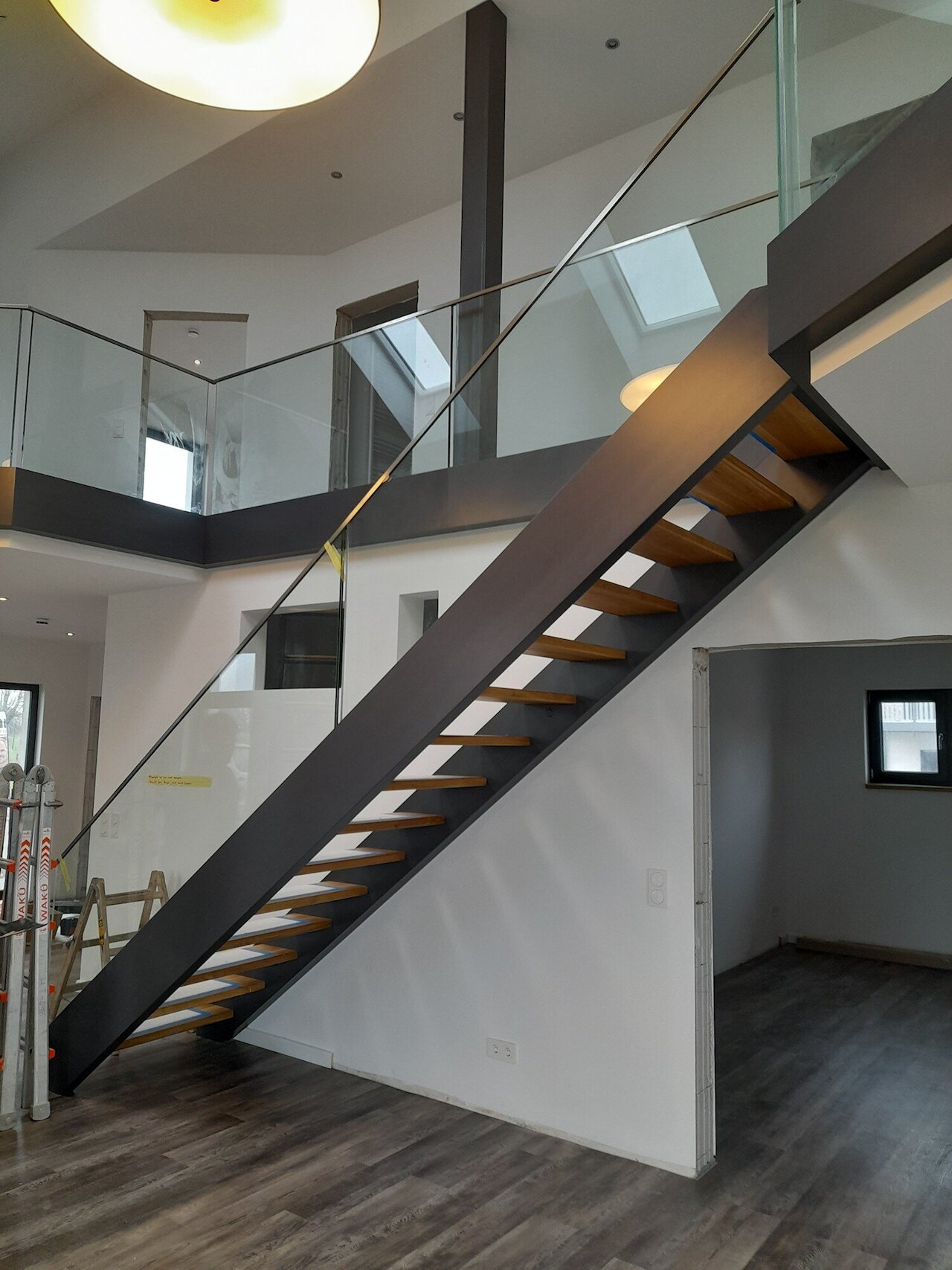 Wangentreppe im Stahl-Design Image 5