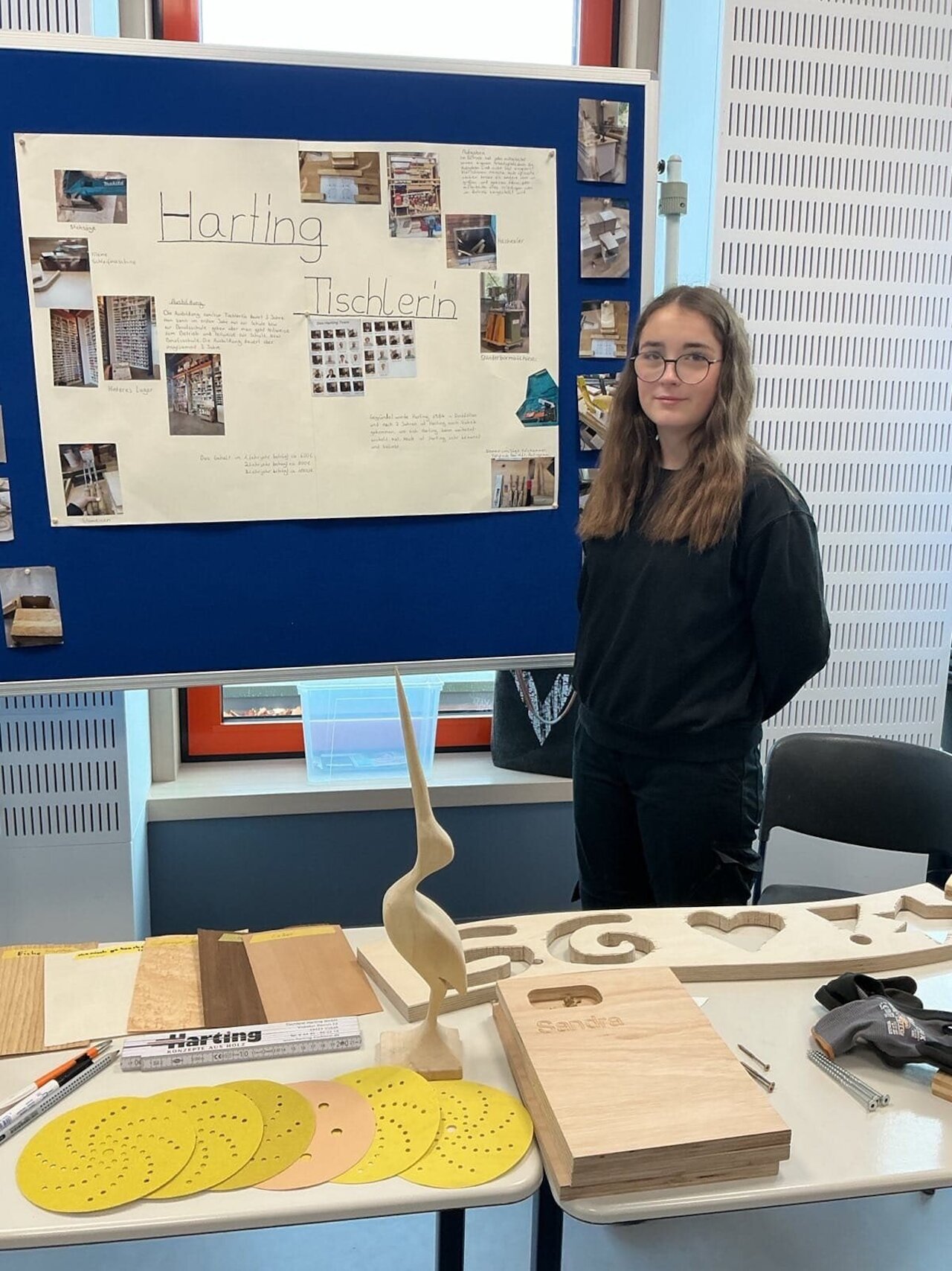 Schulpraktikantin in unserer Tischlerei Image 1