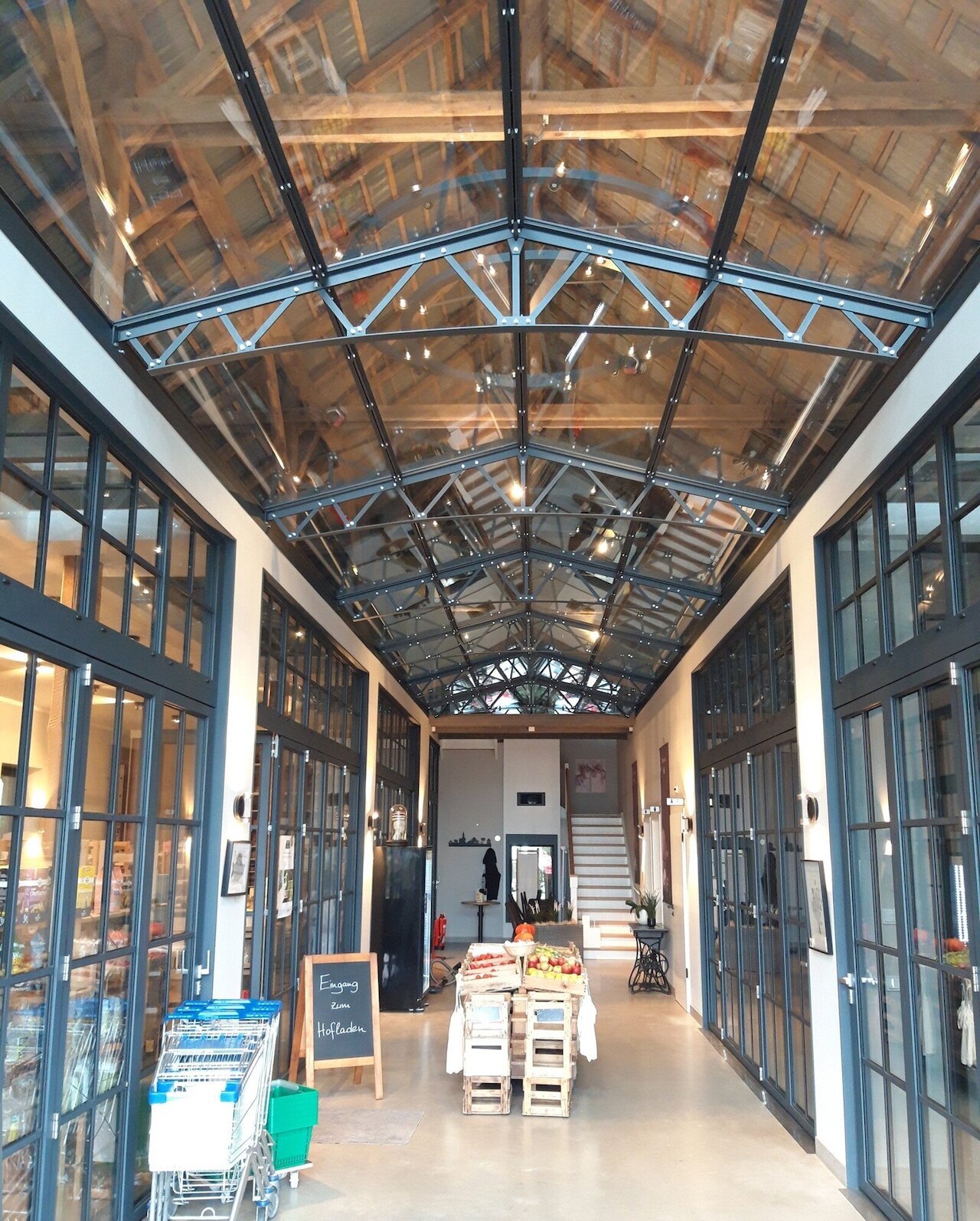 Neues Glasdach in der Scheune Image 1