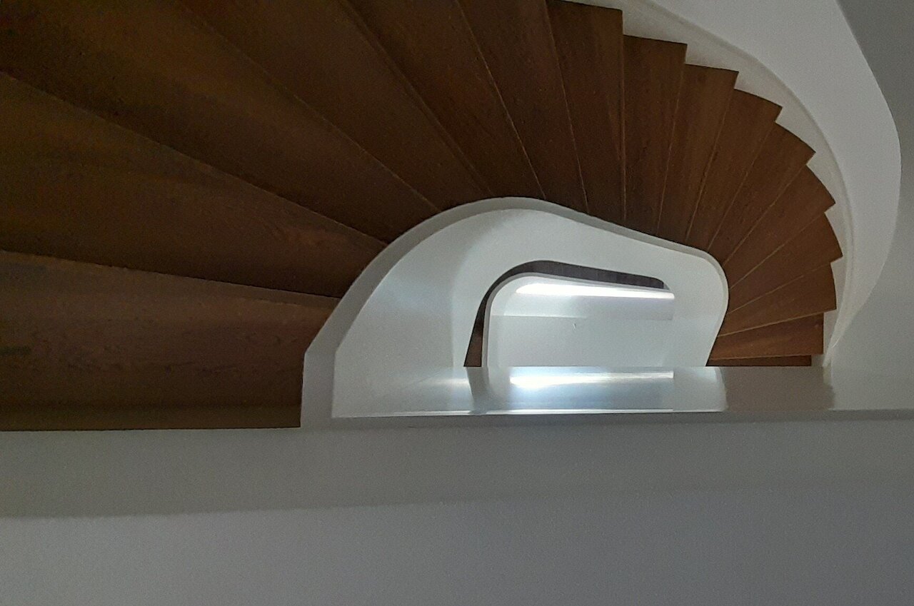 Schwungvoller Aufgang Image 5