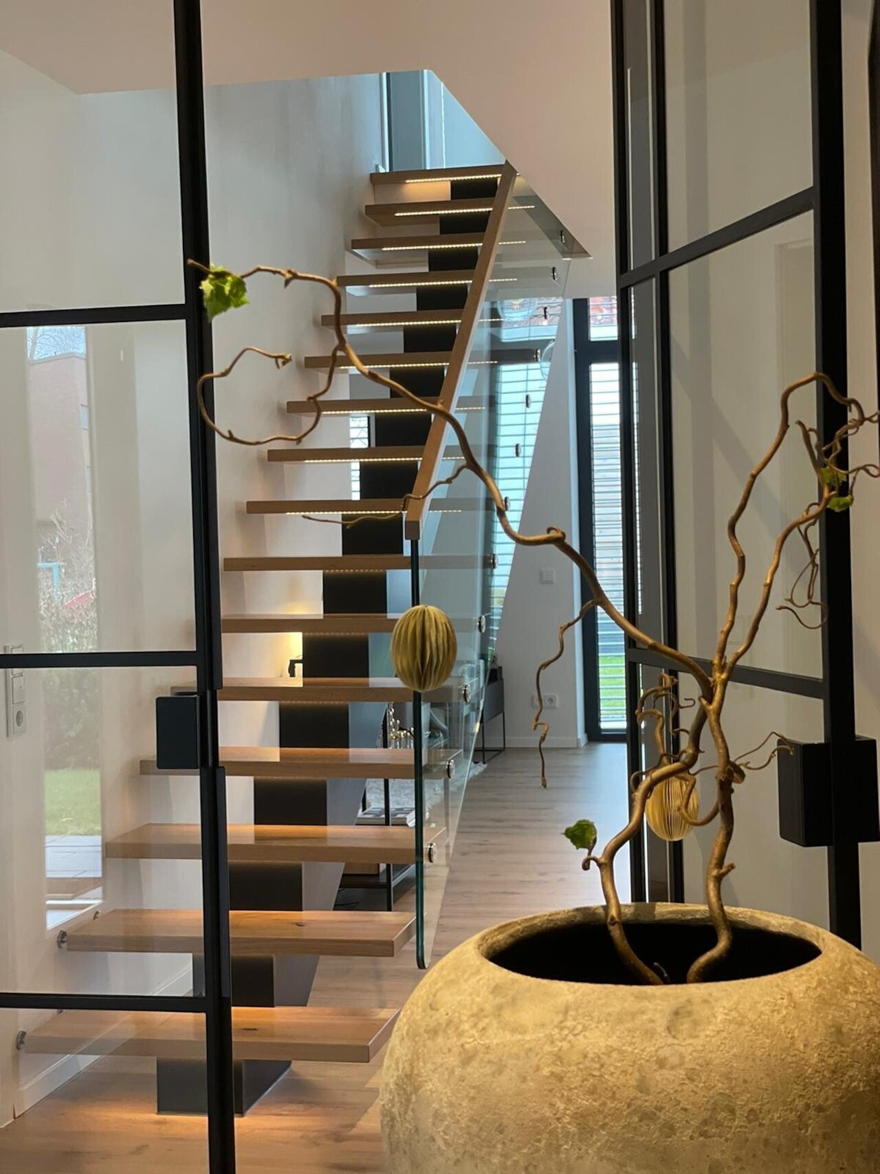 Glänzender Auftritt - Mittelholmtreppe Image 1