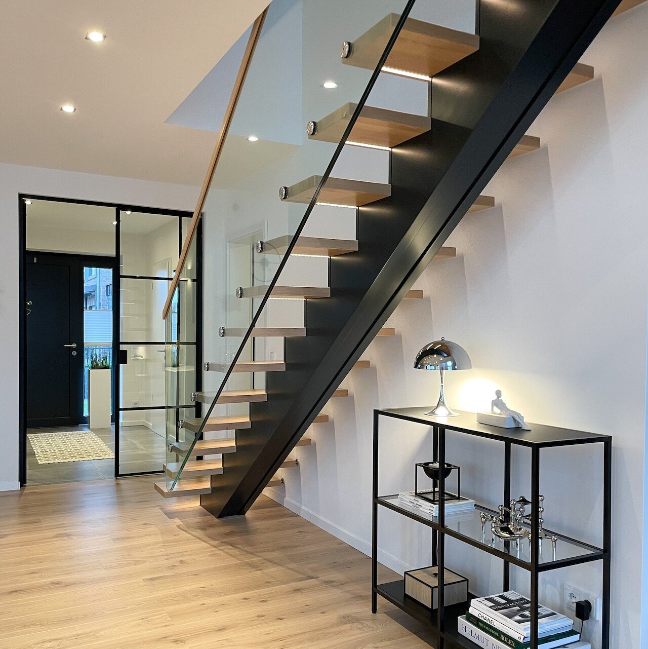 Glänzender Auftritt - Mittelholmtreppe Image 3