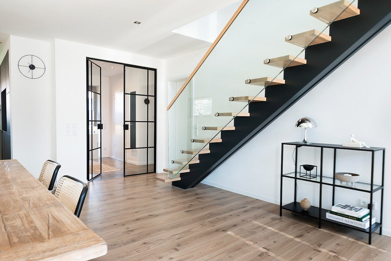 Glänzender Auftritt - Mittelholmtreppe Image 6