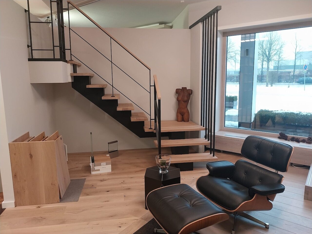 NEU: Modernes Treppendesign in unserer Ausstellung Image 1
