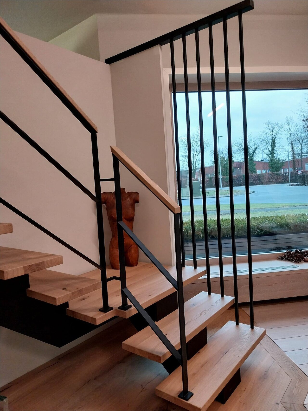 NEU: Modernes Treppendesign in unserer Ausstellung Image 2