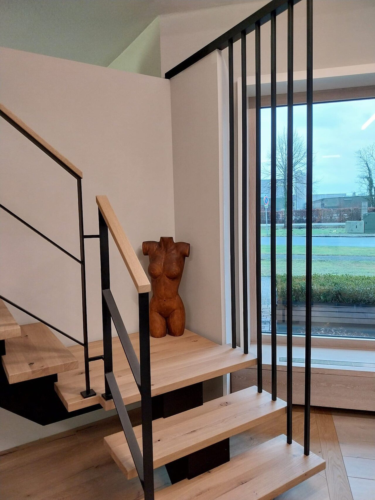 NEU: Modernes Treppendesign in unserer Ausstellung Image 4