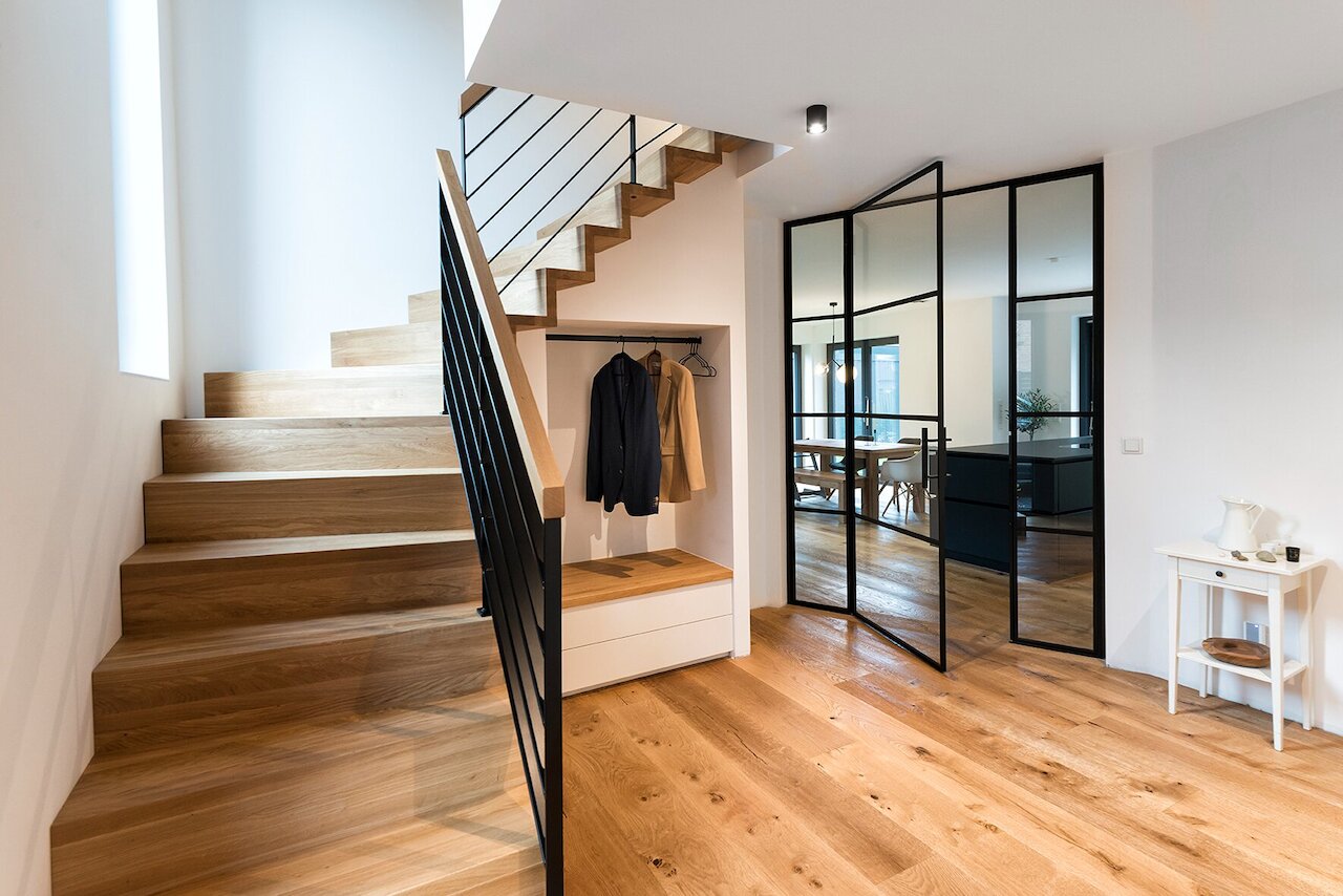 Faltwerktreppe TP_0480 mit Einbauschrank als Garderobe Image 1